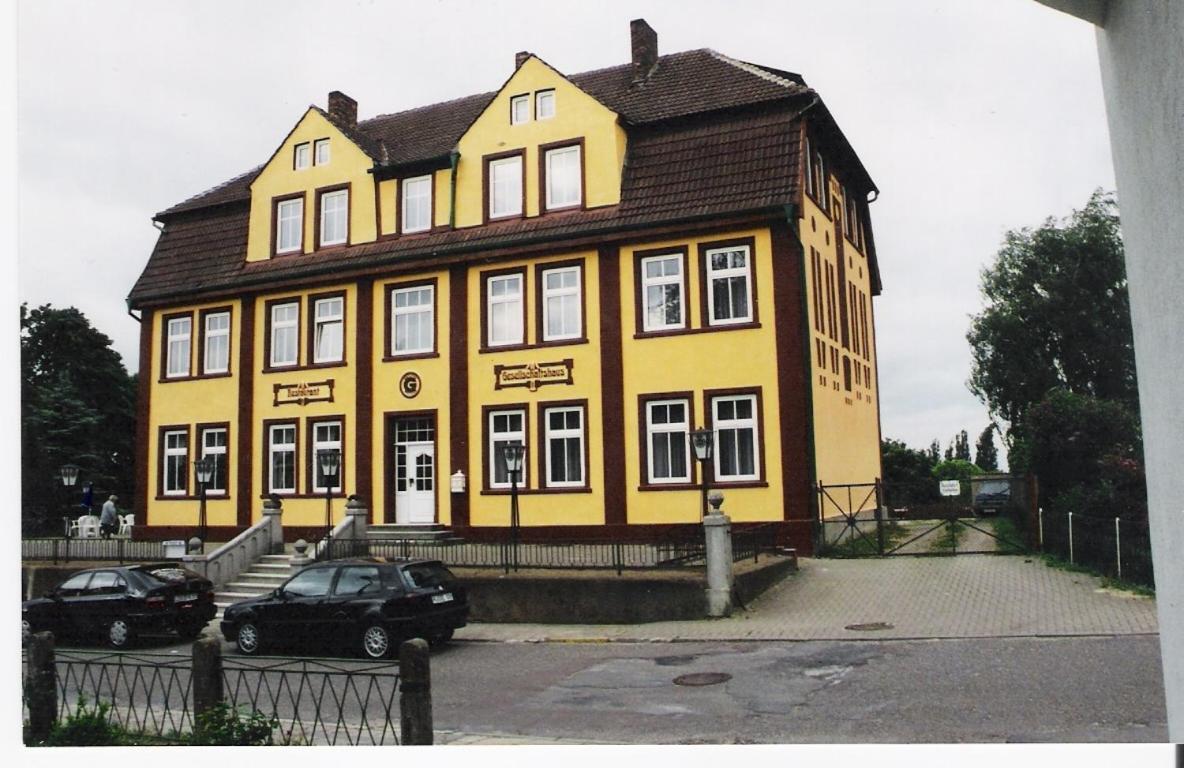 Hotel Gesellschaftshaus Bergen Auf Rugen Zewnętrze zdjęcie